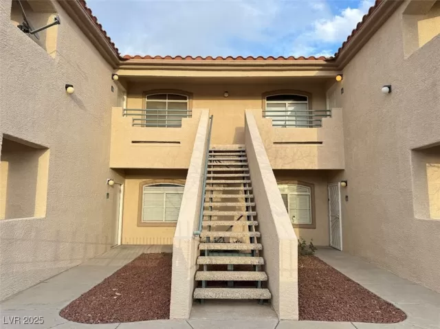 MLS: 2683648 Condo For Sale