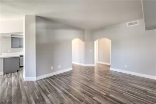 Photo #5: 2683654 Listing