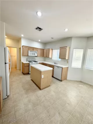 Photo #2: 2683667 Listing 