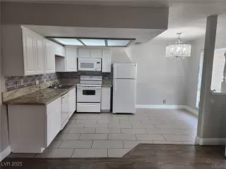 Photo #3: 2683685 Listing 