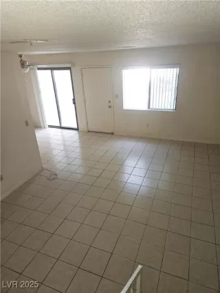 Photo #6: 2683705 Listing