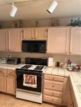Photo #2: 2683760 Listing