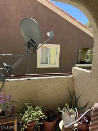 Photo #6: 2683760 Listing