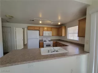 Photo #3: 2683797 Listing 