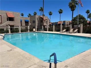 Photo #2: 2683819 Listing