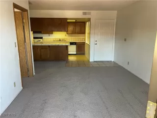 Photo #5: 2683819 Listing