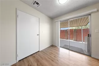 Photo #5: 2683822 Listing