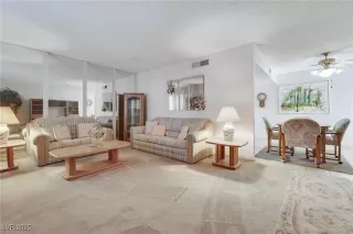 Photo #2: 2683902 Listing