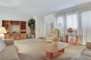 Photo #5: 2683902 Listing