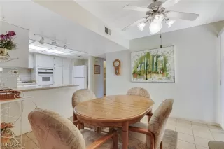 Photo #6: 2683902 Listing