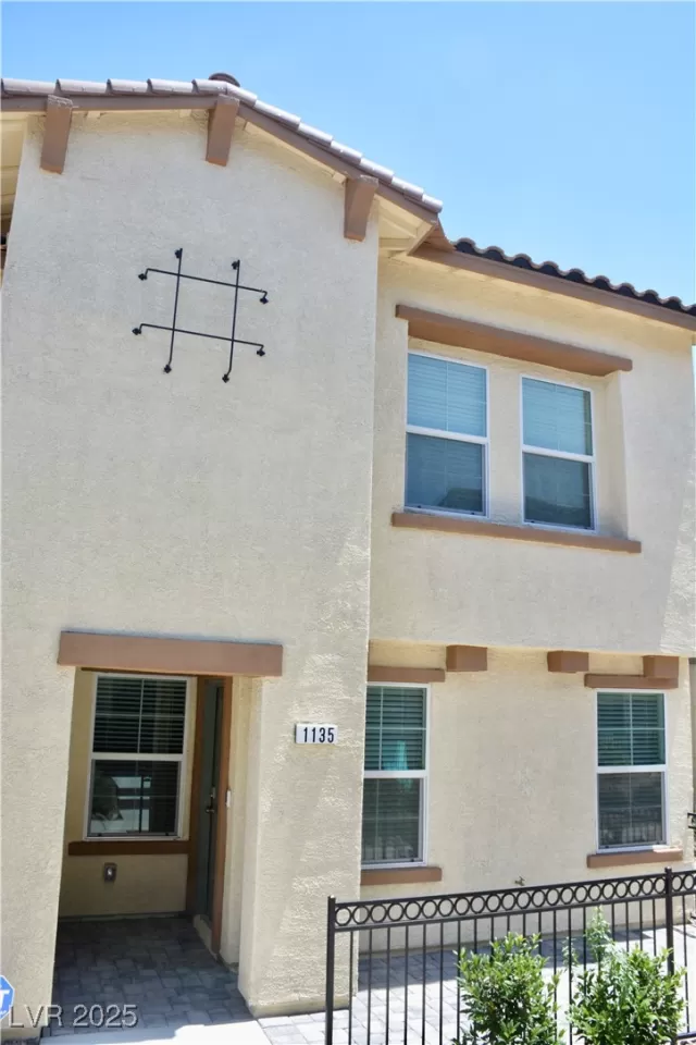 MLS: 2683933 Condo For Sale
