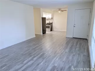 Photo #2: 2683973 Listing 