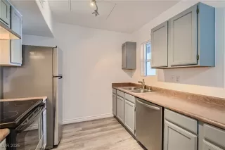 Photo #3: 2683977 Listing 