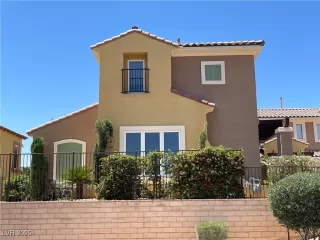 Photo #2: 2683981 Listing