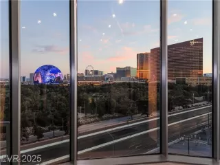 Photo #1: 2684001 Listing 