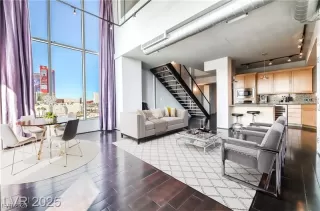 Photo #2: 2684001 Listing 