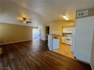 Photo #4: 2684011 Listing 