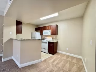 Photo #5: 2684032 Listing 