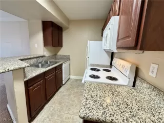 Photo #6: 2684032 Listing 