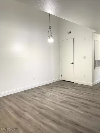 Photo #3: 2684041 Listing 