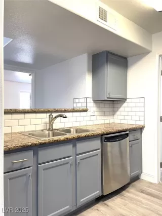 Photo #5: 2684041 Listing 