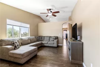 Photo #5: 2684063 Listing