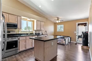 Photo #6: 2684063 Listing