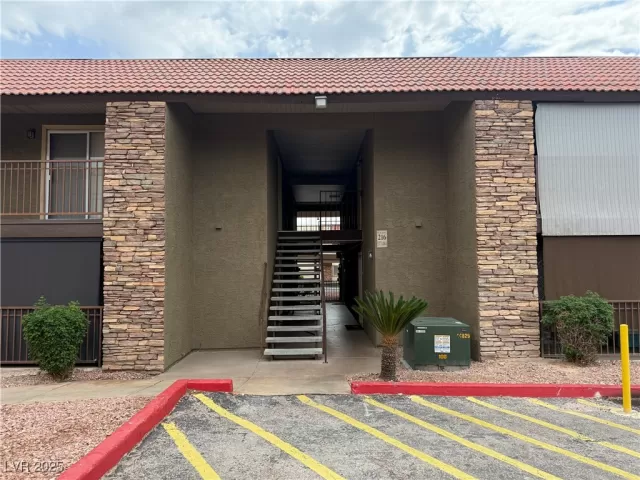 MLS: 2684070 Condo For Sale