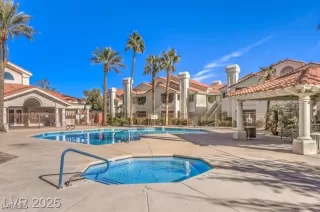 Photo #5: 2684085 Listing