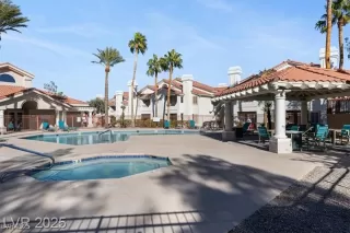 Photo #6: 2684085 Listing