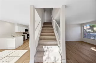 Photo #4: 2684128 Listing