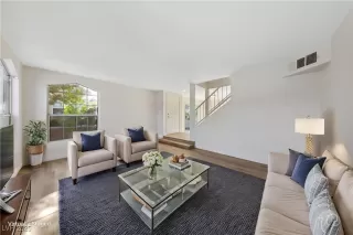 Photo #5: 2684128 Listing