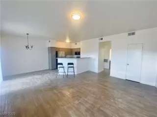 Photo #4: 2684170 Listing 