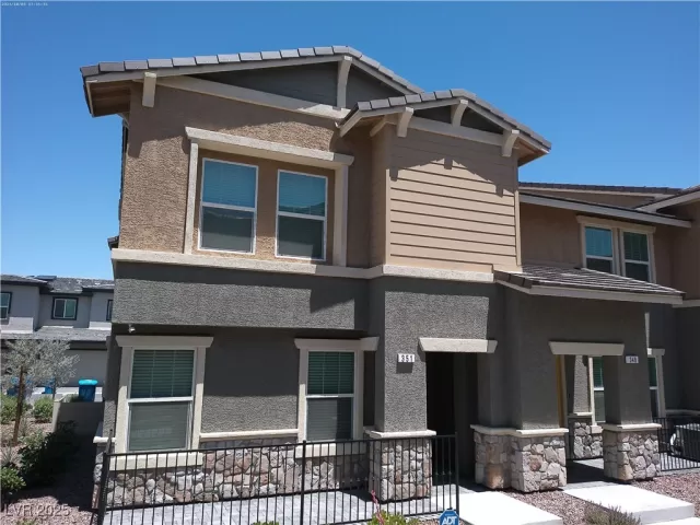 MLS: 2684184 Condo For Sale
