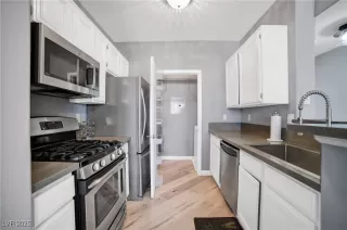 Photo #4: 2684190 Listing 