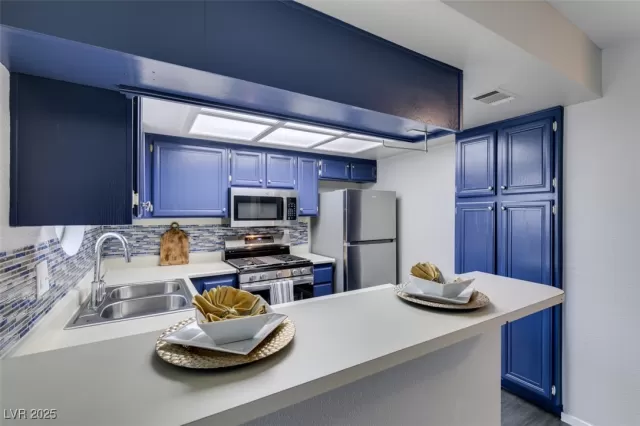 MLS: 2684216 Condo For Sale