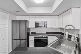 Photo #3: 2684217 Listing 