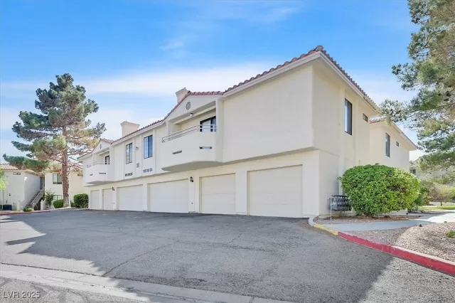 MLS: 2684231 Condo For Sale