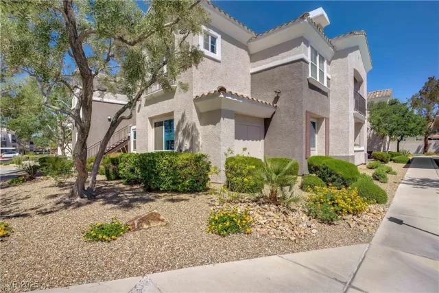 MLS: 2684235 Condo For Sale