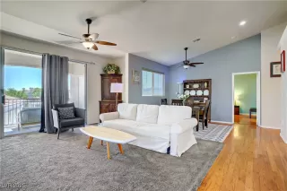 Photo #3: 2684235 Listing