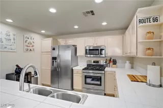 Photo #6: 2684235 Listing