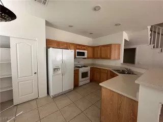 Photo #4: 2684270 Listing