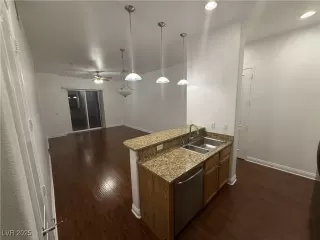 Photo #1: 2684276 Listing 