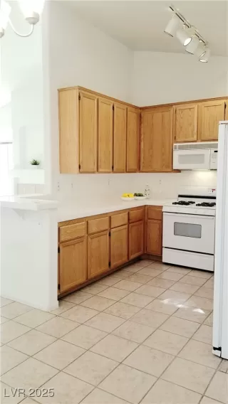 Photo #3: 2684288 Listing 