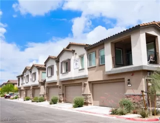 Photo #2: 2684330 Listing