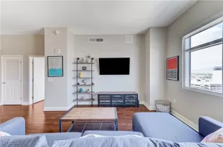 Photo #2: 2684339 Listing