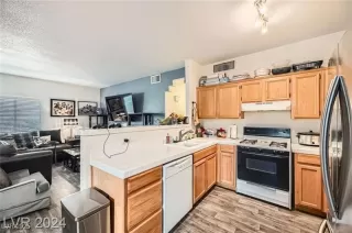 Photo #5: 2684353 Listing