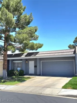 Photo #1: 2684359 Listing