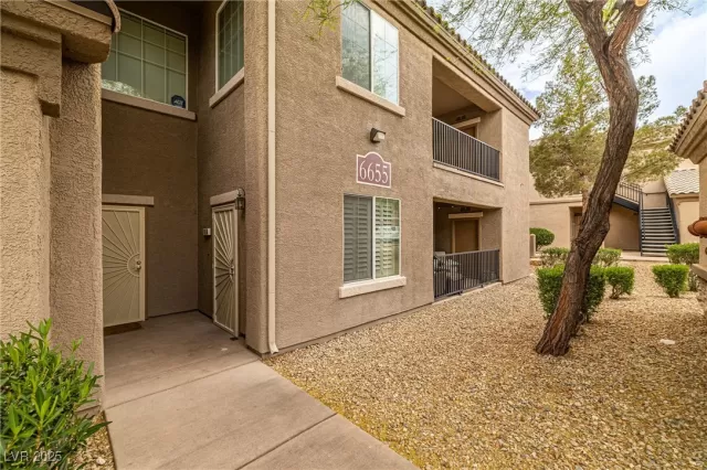 MLS: 2684388 Condo For Sale