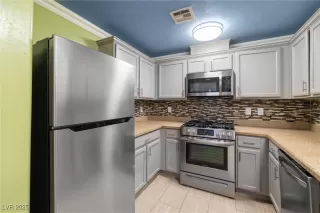 Photo #1: 2684388 Listing